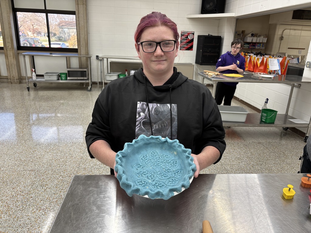 Baking Class is learning to make pies. First they learned about all of the different types of pies and vocabulary. As an activity the students made homemade playdough to practice with to make pie crust. This is a perfect way to make one and two crust pies over and over again. 