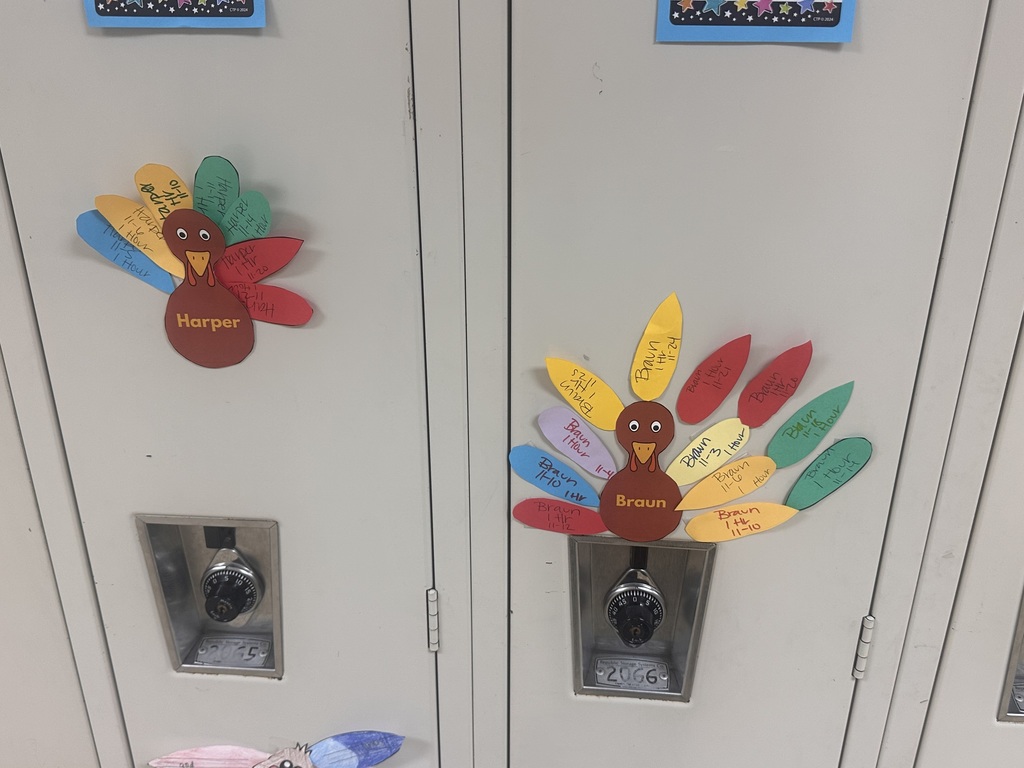 The 4th grade literacy classes tracked their reading for the month of November.  Every “feather” on the turkey equals one hour. Amazing job 4th graders! Way to gobble up those books!
