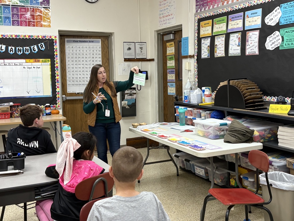 New Hampton's fourth graders enjoyed learning about nutrition using a hands-on lesson presented by Jessica Rochford, Ag in the Classroom.  Each student made a nutrition bracelet to represent the daily servings needed for a balanced diet.  The students also identified the different food groups using examples of school lunches.  Thank you, Jessica, for the fun activity.