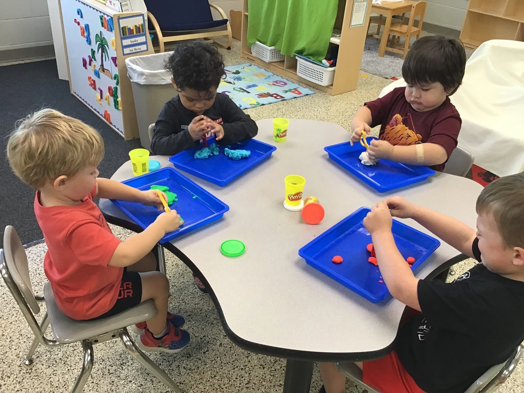 Our three year old preschool students love play dough activities! Not only does using play dough develop students' fine motor skills by strengthening their finger muscles and increasing their hand eye coordination, it also gives tons of opportunities for creativity! From forming letters to making feeling faces to creating their own Thanksgiving or Christmas decoration, the possibilities are endless. 