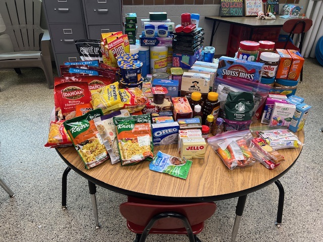 Our second grade classes worked together to spread some holiday cheer to several Iowa National Guard Units currently deployed.