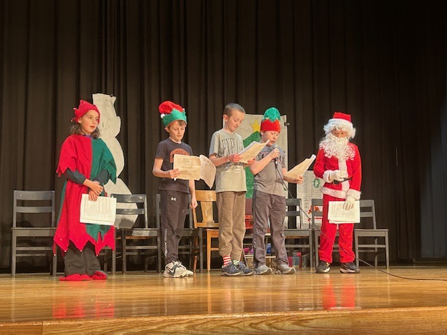 On December 22, Mrs. Conary’s homeroom shared a readers’ theater performance with fellow 4th graders and their families. The audience loved it—future actors and actresses for sure! IMG_8036.jpg