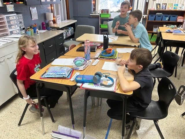 Our 4th grade students are building strong comprehension skills by practicing paraphrasing. 