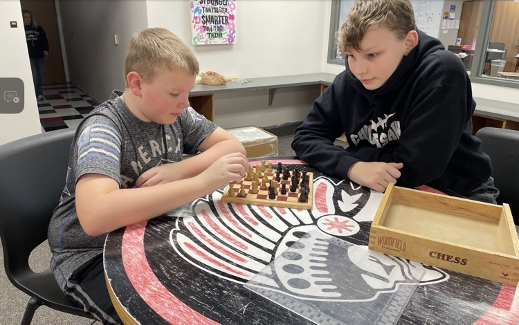 7th graders enjoyed our stay back afternoon at school for our quarter activity! Modified kickball, balloon volleyball, bracelet making, BINGO and a movie helped us celebrate our positive behavior this quarter!