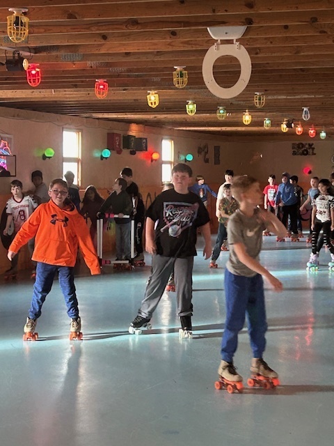 Our 4th graders had an absolute blast at their 2nd quarter reward party—skating in town! 🛼🎉 Lots of smiles, laughter, and unforgettable memories were made. Thank you to everyone who supports our raffle—your generosity helps make fun, motivating opportunities like this possible for our students. We truly couldn’t do it without you! 