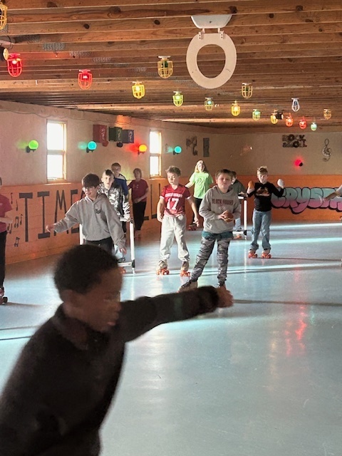 Our 4th graders had an absolute blast at their 2nd quarter reward party—skating in town! 🛼🎉 Lots of smiles, laughter, and unforgettable memories were made. Thank you to everyone who supports our raffle—your generosity helps make fun, motivating opportunities like this possible for our students. We truly couldn’t do it without you! 
