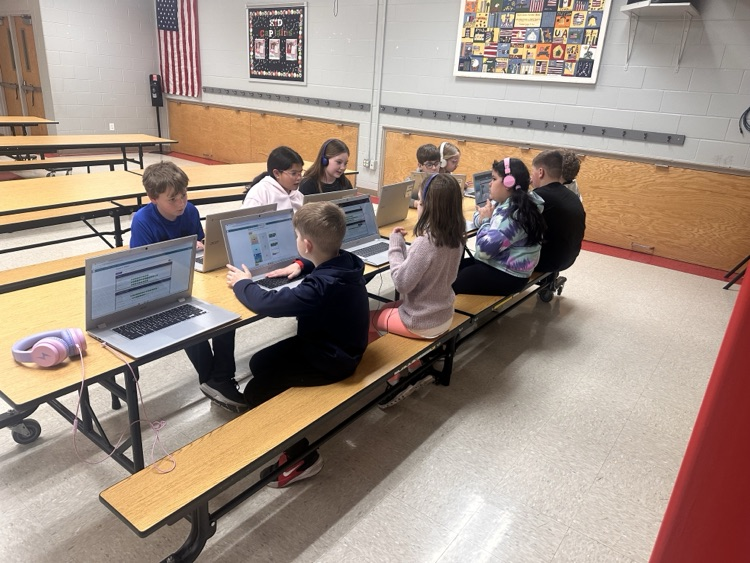 4th graders are improving their coding skills! 