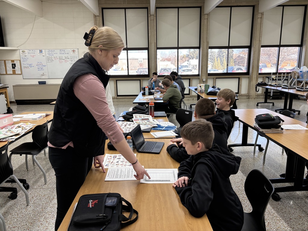 Mrs. Schmitt had a student teacher from ISU at the beginning of the semester through the first week of March. Whitney Tegtmeier is originally from Sumner and is a senior at Iowa State University. Tegtmeier has been learning classroom management, curriculum, how to do food labs and so much more. Let's hope she still wants to be a teacher after teaching high school! Mrs. Schmitt said,"She is doing an amazing job and I am learning from her just as much as she is learning from me."