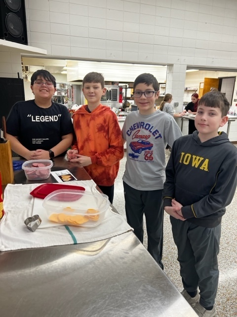 ❤️7th Grade FCS (two sections) had a Valentine's Lab last week. ❤️