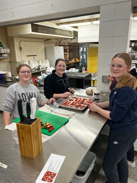 ❤️7th Grade FCS (two sections) had a Valentine's Lab last week. ❤️