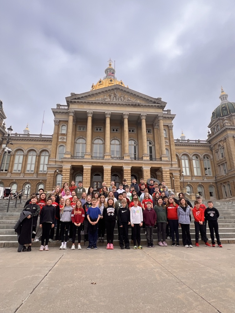 The fifth graders had an amazing field trip to Des Moines seeing the State Capitol and the Science Center!!