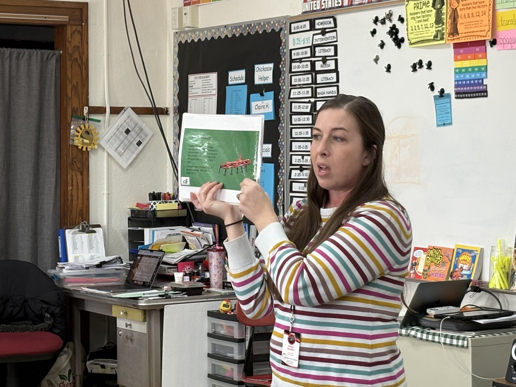 Jessica Rochford, Chickasaw & Howard County Ag in the Classroom Coordinator, joined the fourth grade last Wednesday to tell us about how farming has changed from the past to the present. She showed students pictures of various old tools. We had to guess the tool's name, its use, and what machine does its job on the farm now. The students paid attention to her presentation and remained engaged. Thank you, Jessica!