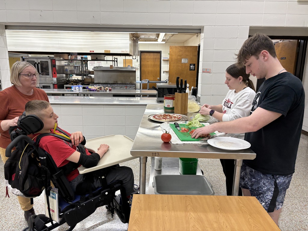 Students have been working on a sandwich and pizza unit. Their test is this week, but before that, the students had a pizza lab yesterday. Some made Margherita pizza, BLT pizza, taco pizza, chicken barbecue, and more. Labs can be difficult to get all done in 45-minute class periods. 