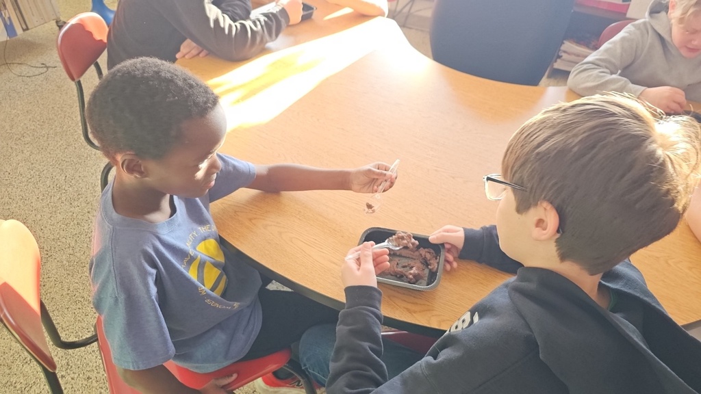 Ms. Junk's 4th Grade students had the opportunity to try the Hawaiian staple, Poi. The students read and studied vocabulary, as well as the process of making Poi in the book, 'Ohana Means Family by Ilima Loomis.
