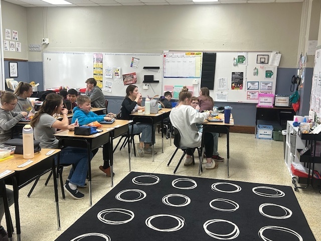 The 4th graders loved having their high school pen pals join them for lunch yesterday! It was so much fun for all ages as they shared laughs, enjoyed their meal, and then headed out to recess together. ❤️🖤