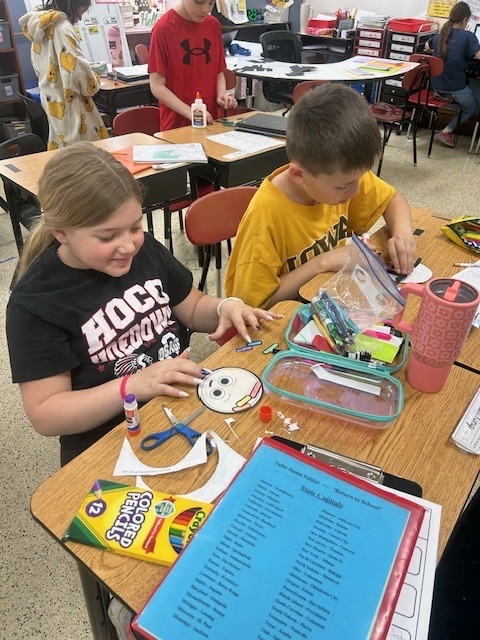 Throndson’s class made “Smart Cookies” and enjoyed a sweet treat to get our mindset ready for testing next week! 🍪✨ 