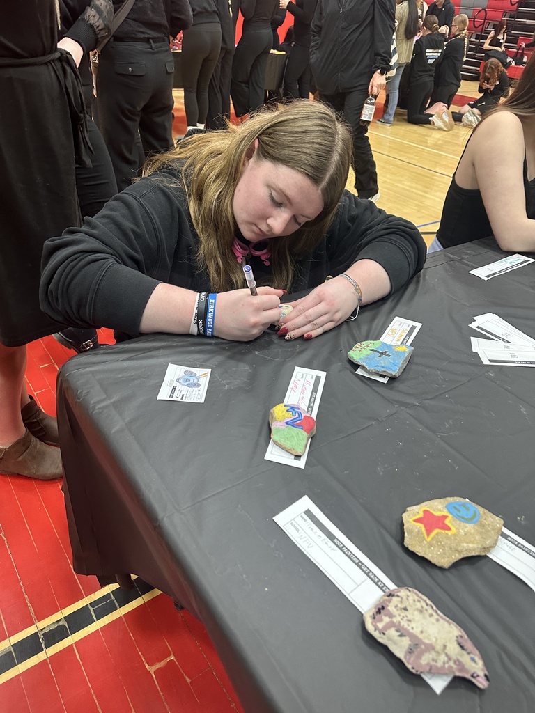 Thursday was the UIC Art show! The art students took 50 pieces of artwork from grades 8-12! It was a great day and congratulations to two winners from New Hampton! Six Seniors went to the show with Ms. Nelson. Sophie Rivera, Ben Schuchhardt, Jaila Reicks, Piper Hackman, McKenzie Herzberg, and Sofia Gastaldi. Dani Ellingson received 2nd place in the Craft category for her stained glass flower! Harper Paulsen received 3rd place for her Eyes photograph in the Photography category!  They will each receive a certificate and a medal!