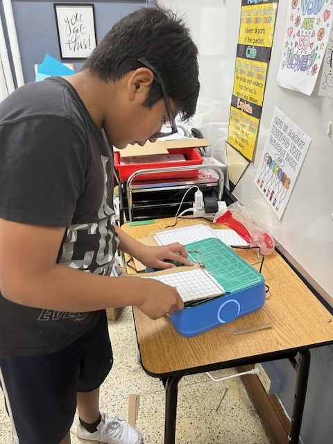 The 4th graders are putting their math skills to work in an exciting PBL project! They designed their dream bedrooms by creating blueprints using area, perimeter, and scale factor. After planning, they calculated the cost of their designs—and now they’re bringing their ideas to life by building 3D models of their dream spaces. So much creativity and real-world learning is happening!