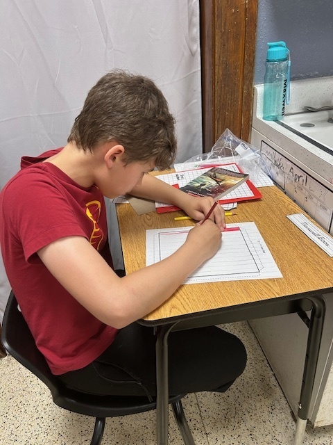 The 4th graders are putting their math skills to work in an exciting PBL project! They designed their dream bedrooms by creating blueprints using area, perimeter, and scale factor. After planning, they calculated the cost of their designs—and now they’re bringing their ideas to life by building 3D models of their dream spaces. So much creativity and real-world learning is happening!