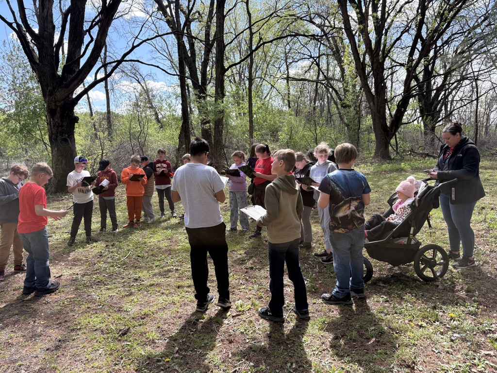 Fourth graders had a busy and exciting day at Twin Ponds! During one of the rotations, they went on a hike where they searched for animal tracks and observed creatures in their natural environment. Students also identified producers and consumers, as well as classified animals as carnivores, herbivores, or omnivores. In addition, they explored the new displays in the Nature Center and had fun playing the interactive game “Oh, Deer!”
