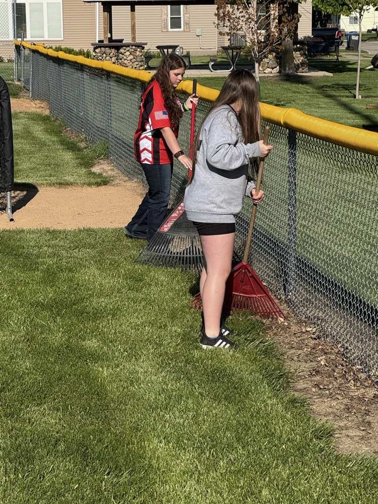 : Students enjoyed getting their hands dirty this morning with a trip to the greatest ballparks in Northeast Iowa.