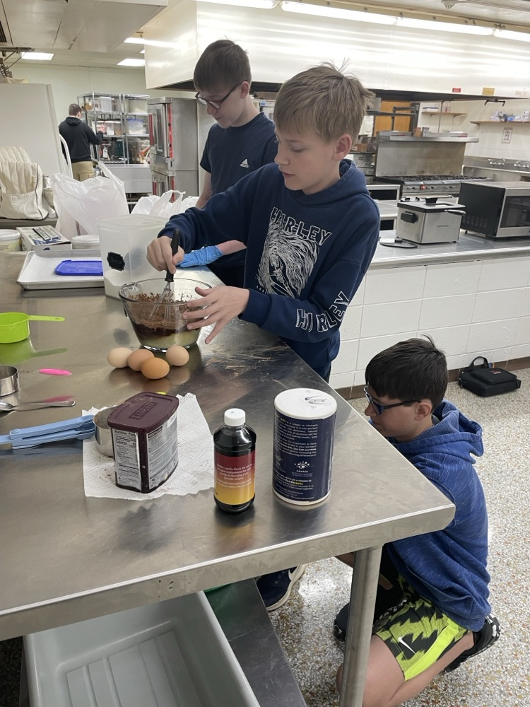 Bake Me Happy students got into the kitchen for the first time today. Groups made Dubai Chocolate, chocolate chip cookies, and fudge brownies. 