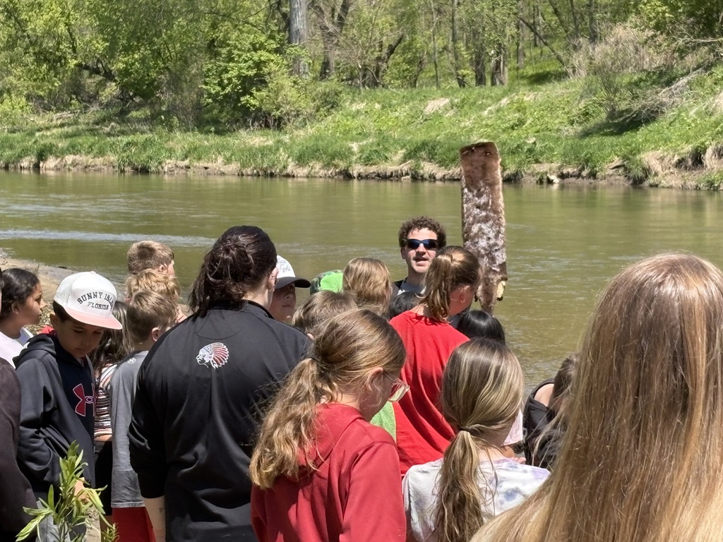 Fourth graders enjoyed the beautiful day exploring the outdoors at the Osborne Nature Center. The students were very well behaved, and received many compliments on their behavior and curiosity. Thank you to the chaperones for helping throughout the day.