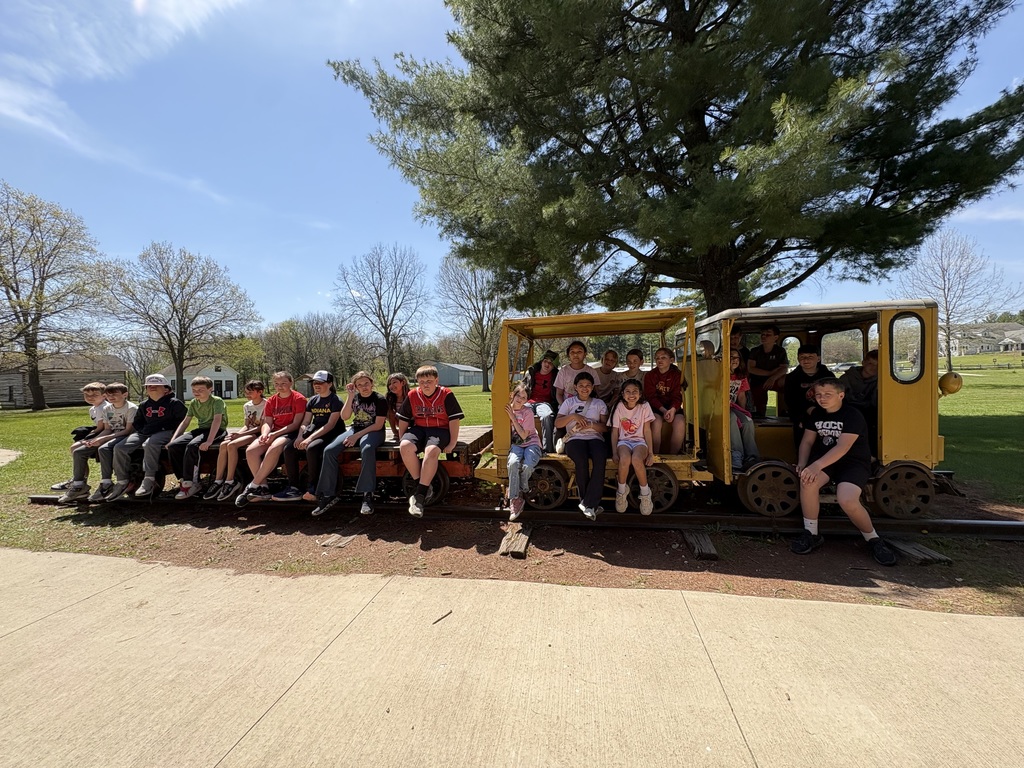 Fourth graders enjoyed the beautiful day exploring the outdoors at the Osborne Nature Center. The students were very well behaved, and received many compliments on their behavior and curiosity. Thank you to the chaperones for helping throughout the day.