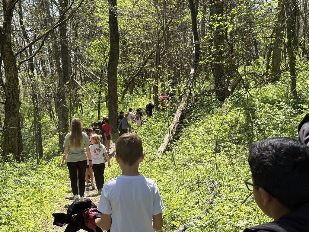 Fourth graders enjoyed the beautiful day exploring the outdoors at the Osborne Nature Center. The students were very well behaved, and received many compliments on their behavior and curiosity. Thank you to the chaperones for helping throughout the day.
