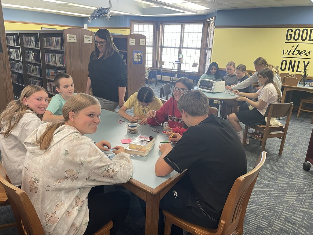 The endmester class, Book Love took learning beyond the classroom yesterday with a trip to the public library! Students stepped into the role of librarians by checking out books, shelving returns, and helping keep the library organized. They also got creative with a fun library craft! 📚