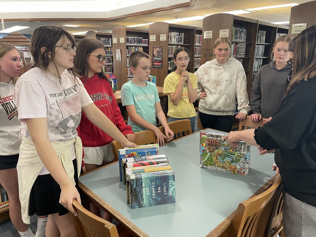 The endmester class, Book Love took learning beyond the classroom yesterday with a trip to the public library! Students stepped into the role of librarians by checking out books, shelving returns, and helping keep the library organized. They also got creative with a fun library craft! 📚