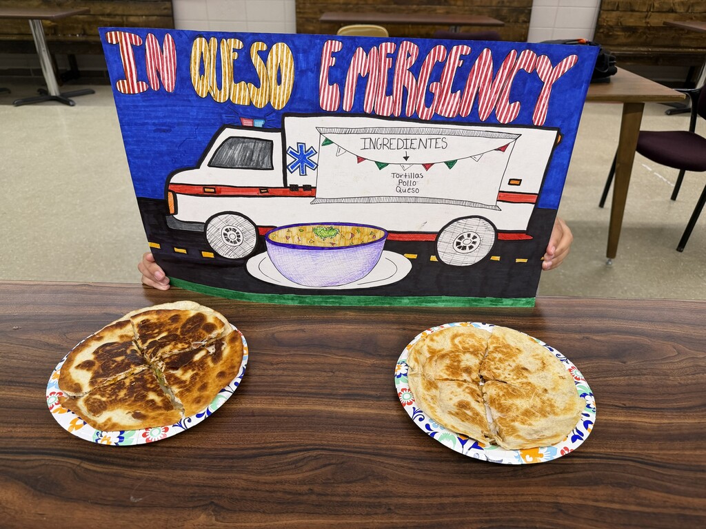 Spanish II students designed their own taco stand and poster and brought their recipes to life in their cooking project. They prepared dishes like Dorinachos, beef tacos, chicken quesadillas, and many other delicious creations. A fun way to learn language and culture through food! 🌮