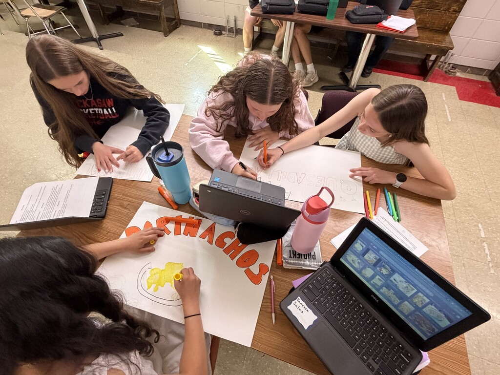 Spanish II students designed their own taco stand and poster and brought their recipes to life in their cooking project. They prepared dishes like Dorinachos, beef tacos, chicken quesadillas, and many other delicious creations. A fun way to learn language and culture through food! 🌮