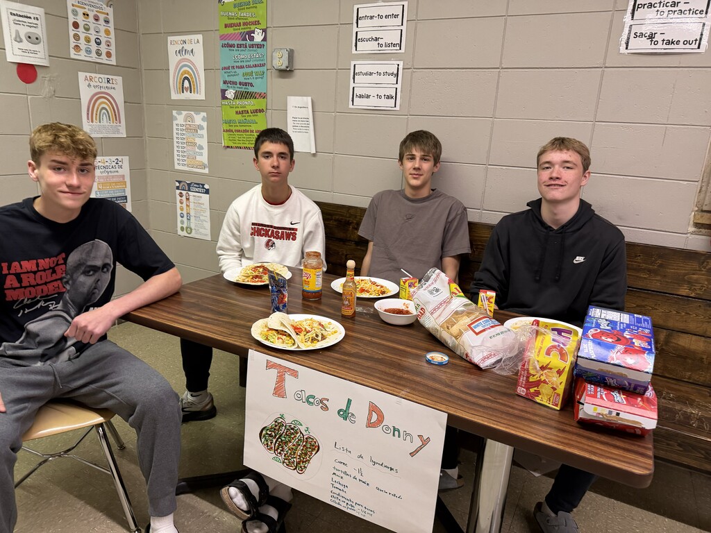 Spanish II students designed their own taco stand and poster and brought their recipes to life in their cooking project. They prepared dishes like Dorinachos, beef tacos, chicken quesadillas, and many other delicious creations. A fun way to learn language and culture through food! 🌮