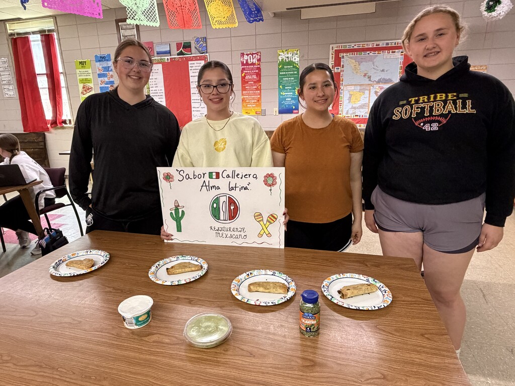 Spanish II students designed their own taco stand and poster and brought their recipes to life in their cooking project. They prepared dishes like Dorinachos, beef tacos, chicken quesadillas, and many other delicious creations. A fun way to learn language and culture through food! 🌮