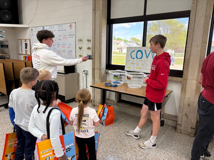 Foods II held a dairy carnival for 80+ kindergarten students. The high school students made games about dairy nutrition, breeds, and random dairy facts.