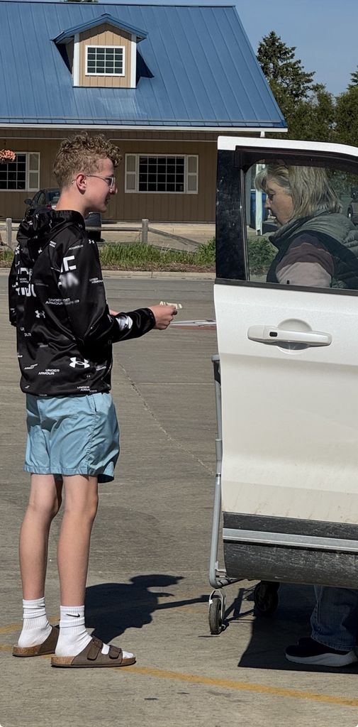 Students in the Shine Bright Like a Diamond endmester class went to McDonald’s and Kwik Star yesterday to make people’s day by gifting them with a few extra dollars.