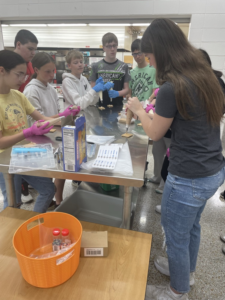 Trevyn Smith, owner of Cake My Day, visited Bake Me Happy to talk about starting her own cupcake business. She shared her knowledge and experience with students.