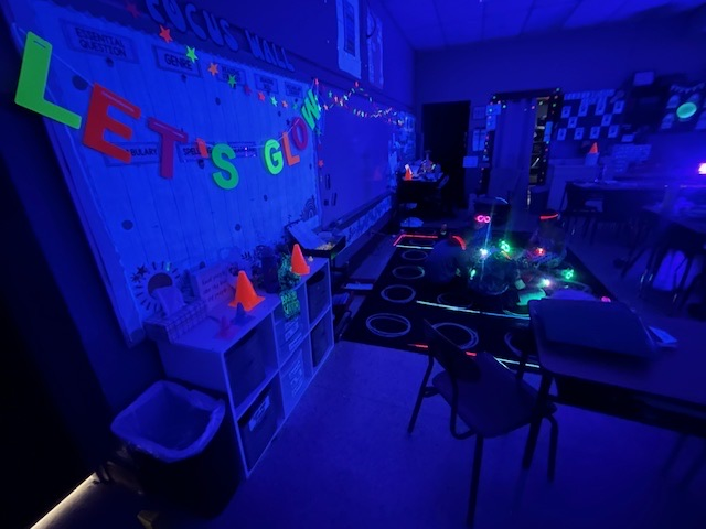 Today was our last day of rotations in 4th grade, and Mrs. Throndson’s two classes celebrated with a GLOW DAY! ✨💛