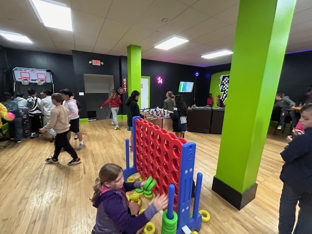 4th grade had an AMAZING time celebrating their 4th Quarter PBIS Reward at Fullriver Outpost! The students had so much fun and truly did not want to leave!   A huge THANK YOU to everyone who donated to our elementary raffle fundraiser. Your support helps provide opportunities and experiences like this for the students.   We also want to thank Fullriver Outpost for sharing your amazing space with us and helping make this day so special for the 4th graders!
