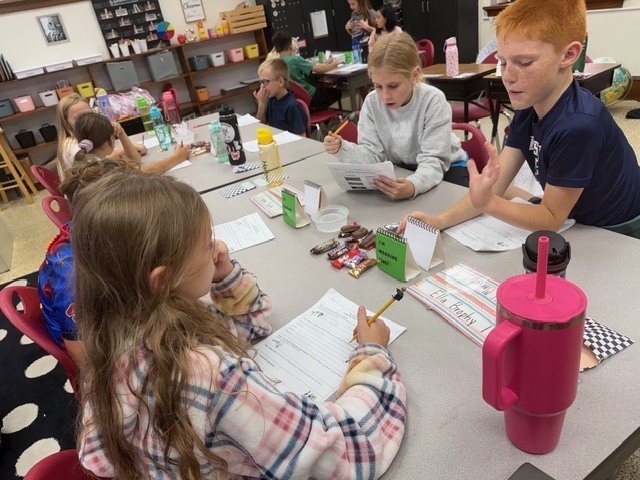 Fourth graders made the most of their day with a Candy Bar Lab! 🎉 Even with a 2-hour delay, our scientists were ready to investigate, explore, and learn. Students used the scientific method to ask questions, make predictions, test their hypotheses, observe their results, and draw conclusions. They had so much fun getting hands-on with science and seeing how their predictions compared to what actually happened! And, of course, every good scientist deserves a little treat at the end of an experiment! 😉🍬 A delayed start couldn’t slow down these curious minds! What a sweet way to spend the day! ❤️🍫🔬