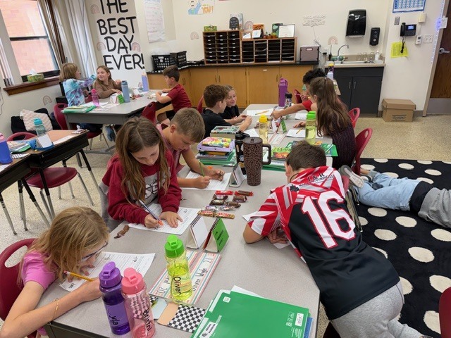 Fourth graders made the most of their day with a Candy Bar Lab! 🎉 Even with a 2-hour delay, our scientists were ready to investigate, explore, and learn. Students used the scientific method to ask questions, make predictions, test their hypotheses, observe their results, and draw conclusions. They had so much fun getting hands-on with science and seeing how their predictions compared to what actually happened! And, of course, every good scientist deserves a little treat at the end of an experiment! 😉🍬 A delayed start couldn’t slow down these curious minds! What a sweet way to spend the day! ❤️🍫🔬