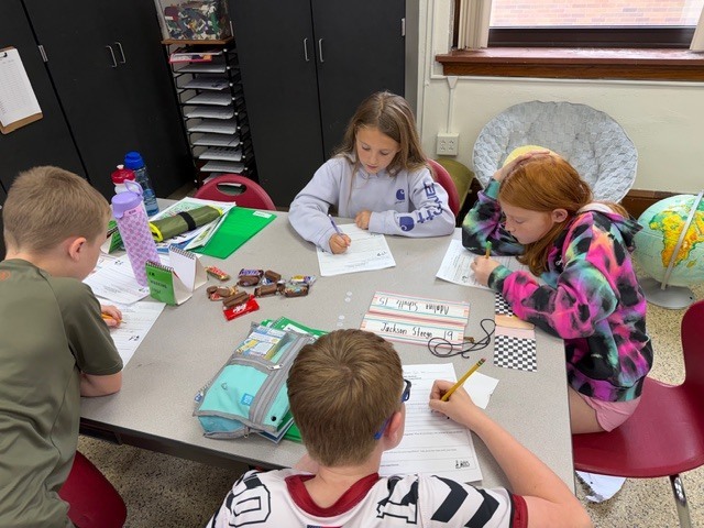 Fourth graders made the most of their day with a Candy Bar Lab! 🎉 Even with a 2-hour delay, our scientists were ready to investigate, explore, and learn. Students used the scientific method to ask questions, make predictions, test their hypotheses, observe their results, and draw conclusions. They had so much fun getting hands-on with science and seeing how their predictions compared to what actually happened! And, of course, every good scientist deserves a little treat at the end of an experiment! 😉🍬 A delayed start couldn’t slow down these curious minds! What a sweet way to spend the day! ❤️🍫🔬