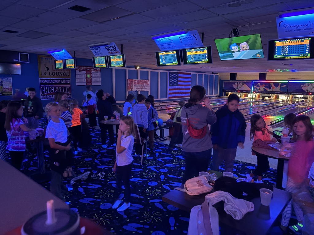 Thanks to our Elementary Raffle Fundraiser, 3rd graders enjoyed a morning of bowling for their 1st Quarter Activity. Everyone had a great time! Thanks to Bowlaway Lanes for hosting the 3rd graders!