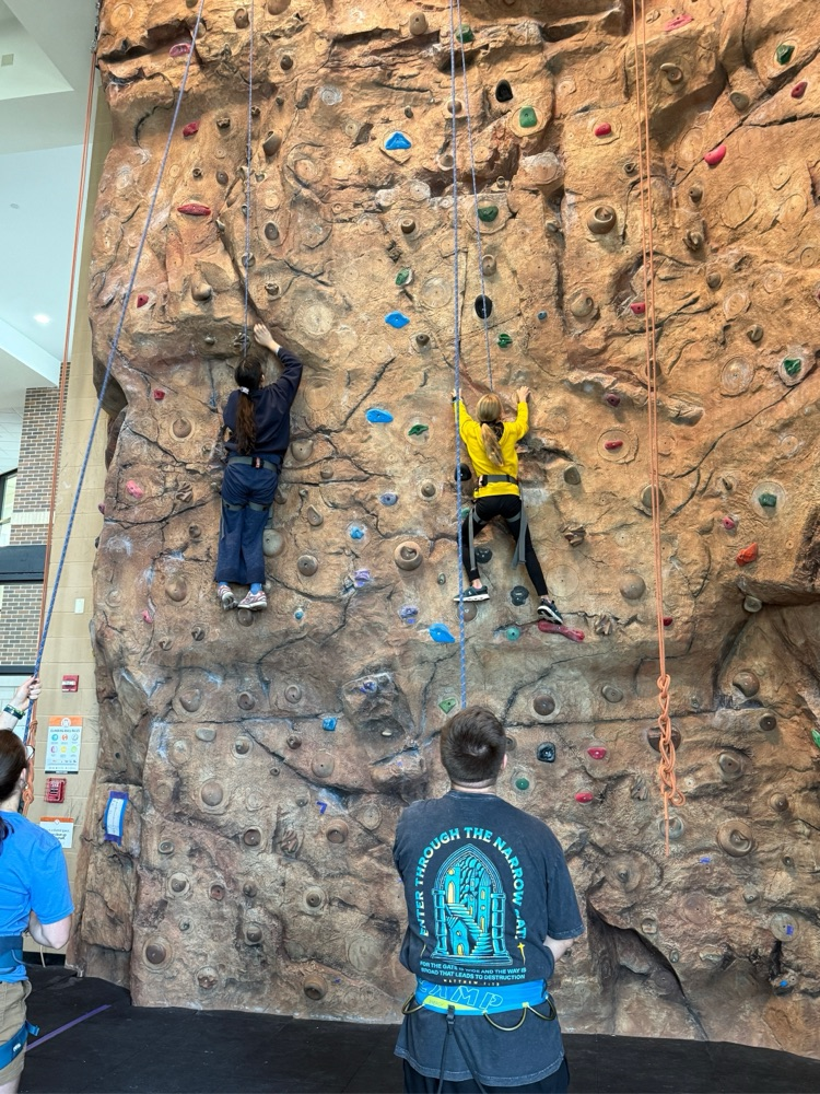 6th Grade students enjoyed lots of fun activities at The W on Wartburg Campus for their quarter 1 activity!
