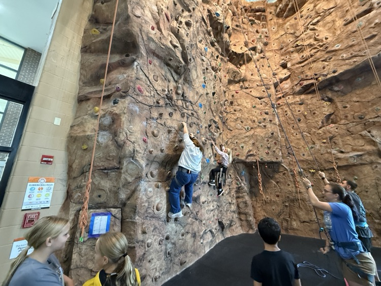 6th Grade students enjoyed lots of fun activities at The W on Wartburg Campus for their quarter 1 activity!