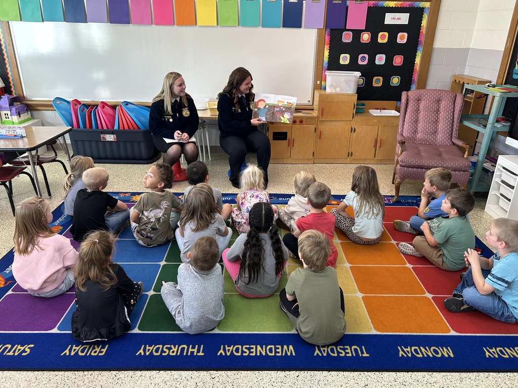 ✨YOUNG FARMER READING✨  On October 5th, 8 New Hampton FFA members visited New Hampton Elementary. Here they had the chance to read agriculture related children's books and educate them about FFA and agriculture. This is a great tradition the members get to do to connect with future agriculture leaders!   FFA Members Attended:  Alexa Mashek Emma Damjonovic Brenna Throndson Amelia Einck Abby Kuhn Claire Miller Kaidance Hall Rylie Rochford