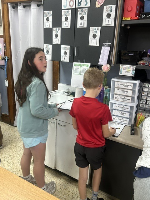 Our 4th graders were on the ball in literacy class as they tackled idioms with an active SCOOT game around the room! 🤩  Moving from station to station, students put their figurative language skills to the test to decode common expressions. We love seeing our learners put their best foot forward while having a blast! 👣💡  #LiteracyInAction #FourthGradeFun #FigurativeLanguage
