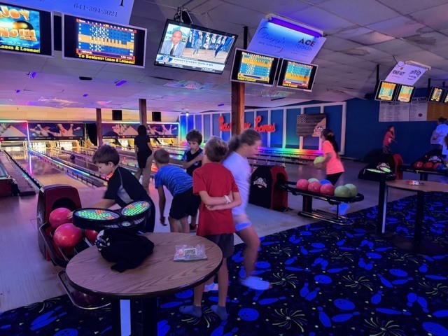 On Friday, October 23, The 4th graders celebrated all their hard work throughout Quarter One with a trip to the bowling alley! Students had a great time bowling, laughing, and celebrating their accomplishments together. The 4th grade teachers were especially proud that the students were complimented on their amazing behavior at the bowling alley! Way to represent our school! This special celebration was made possible thanks to the generous donation from our elementary raffle fundraiser. We are so grateful to everyone who continues to support our students and help make these memorable experiences possible. Thank you for making a difference!