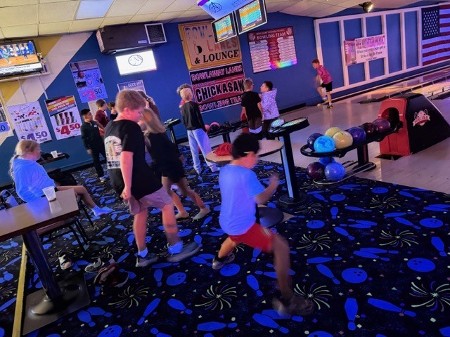 On Friday, October 23, The 4th graders celebrated all their hard work throughout Quarter One with a trip to the bowling alley! Students had a great time bowling, laughing, and celebrating their accomplishments together. The 4th grade teachers were especially proud that the students were complimented on their amazing behavior at the bowling alley! Way to represent our school! This special celebration was made possible thanks to the generous donation from our elementary raffle fundraiser. We are so grateful to everyone who continues to support our students and help make these memorable experiences possible. Thank you for making a difference!